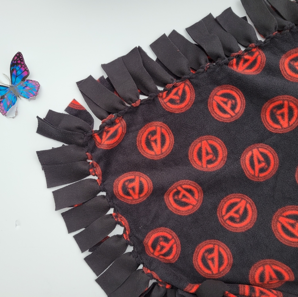 Lovely Avengers fleece Blanket Red/Black Blanket for kids 46x60